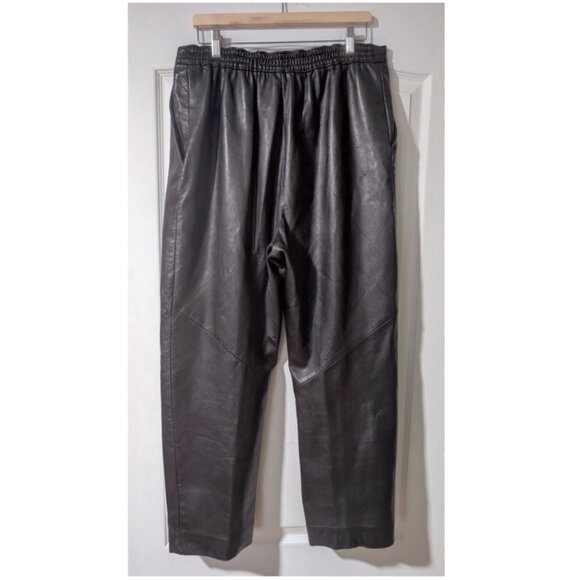 Vintage Holt Renfrew | Women's Pleated Leather Pants In Black - Picture 2 of 14